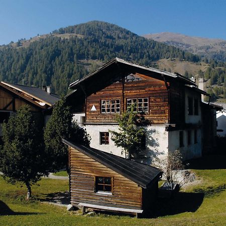 Sta-Maria Youth Hostel Santa Maria Val Muestair Екстериор снимка
