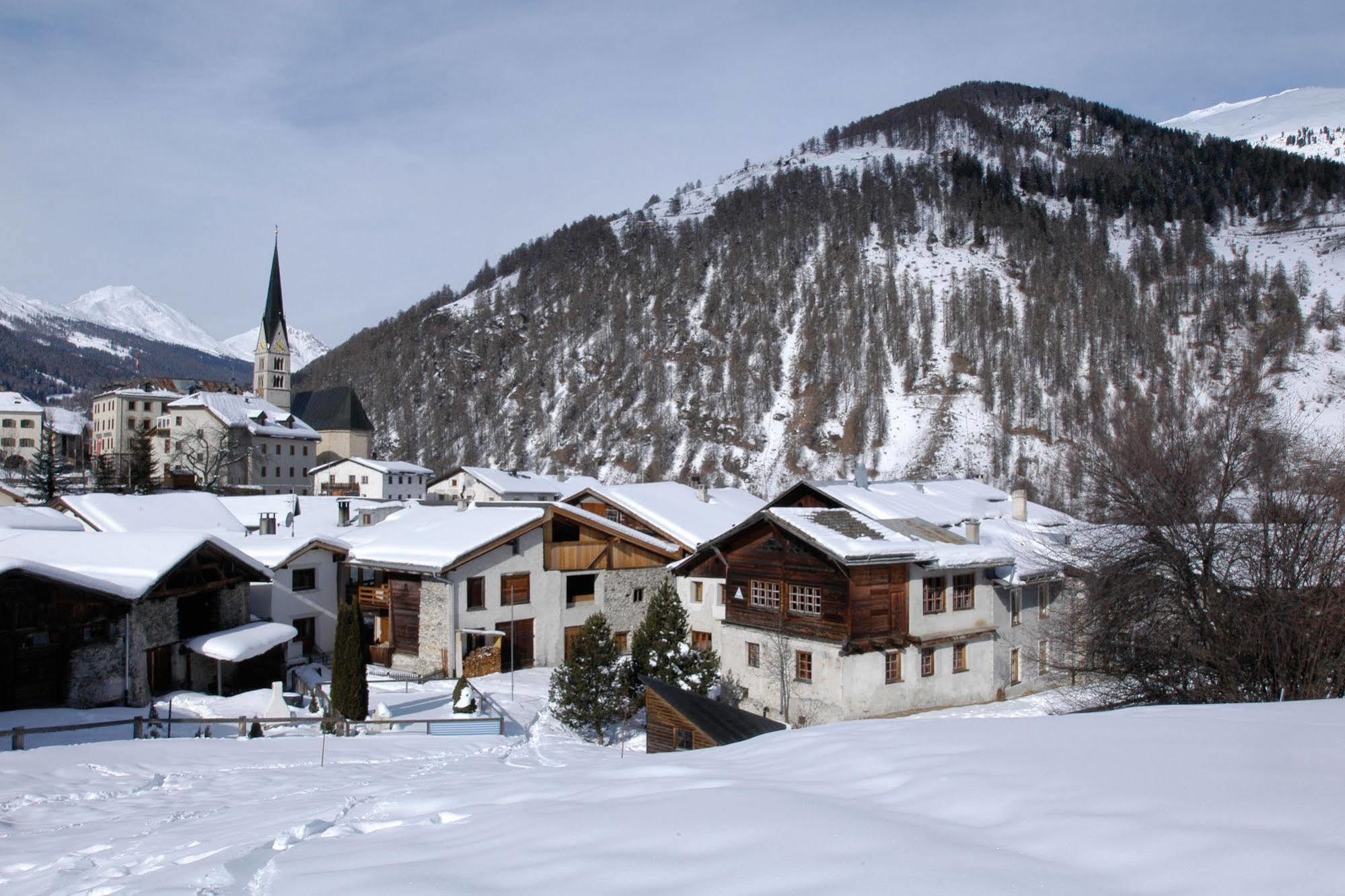Sta-Maria Youth Hostel Santa Maria Val Muestair Екстериор снимка