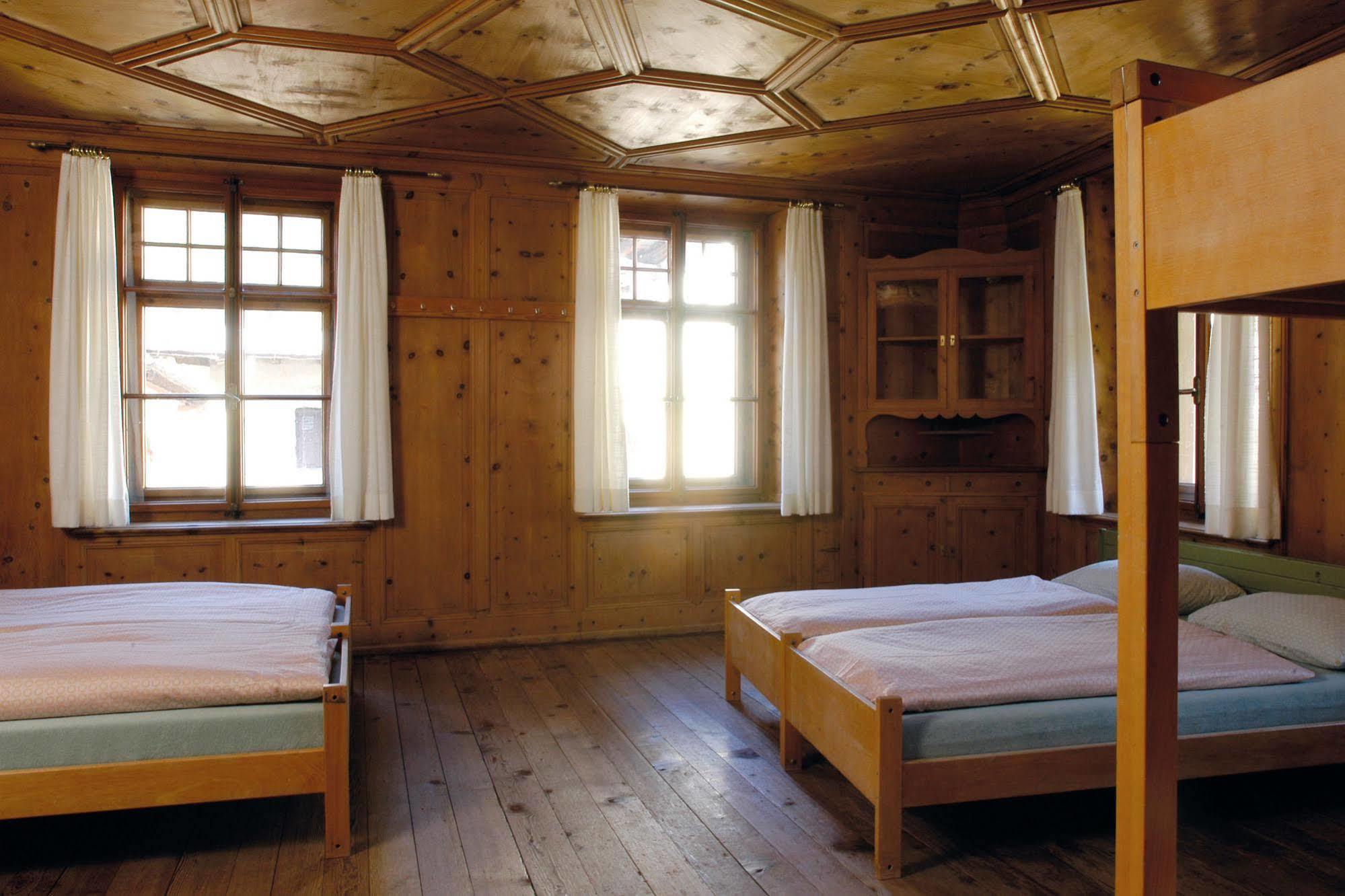 Sta-Maria Youth Hostel Santa Maria Val Muestair Екстериор снимка