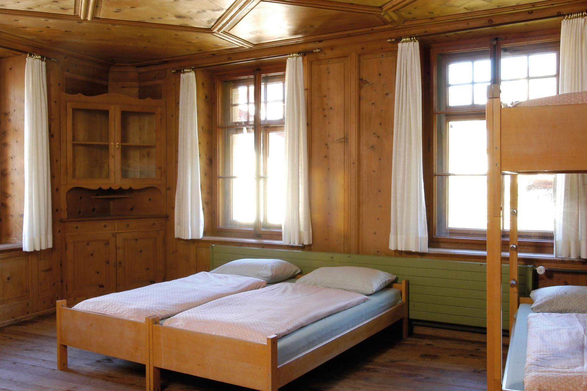 Sta-Maria Youth Hostel Santa Maria Val Muestair Екстериор снимка