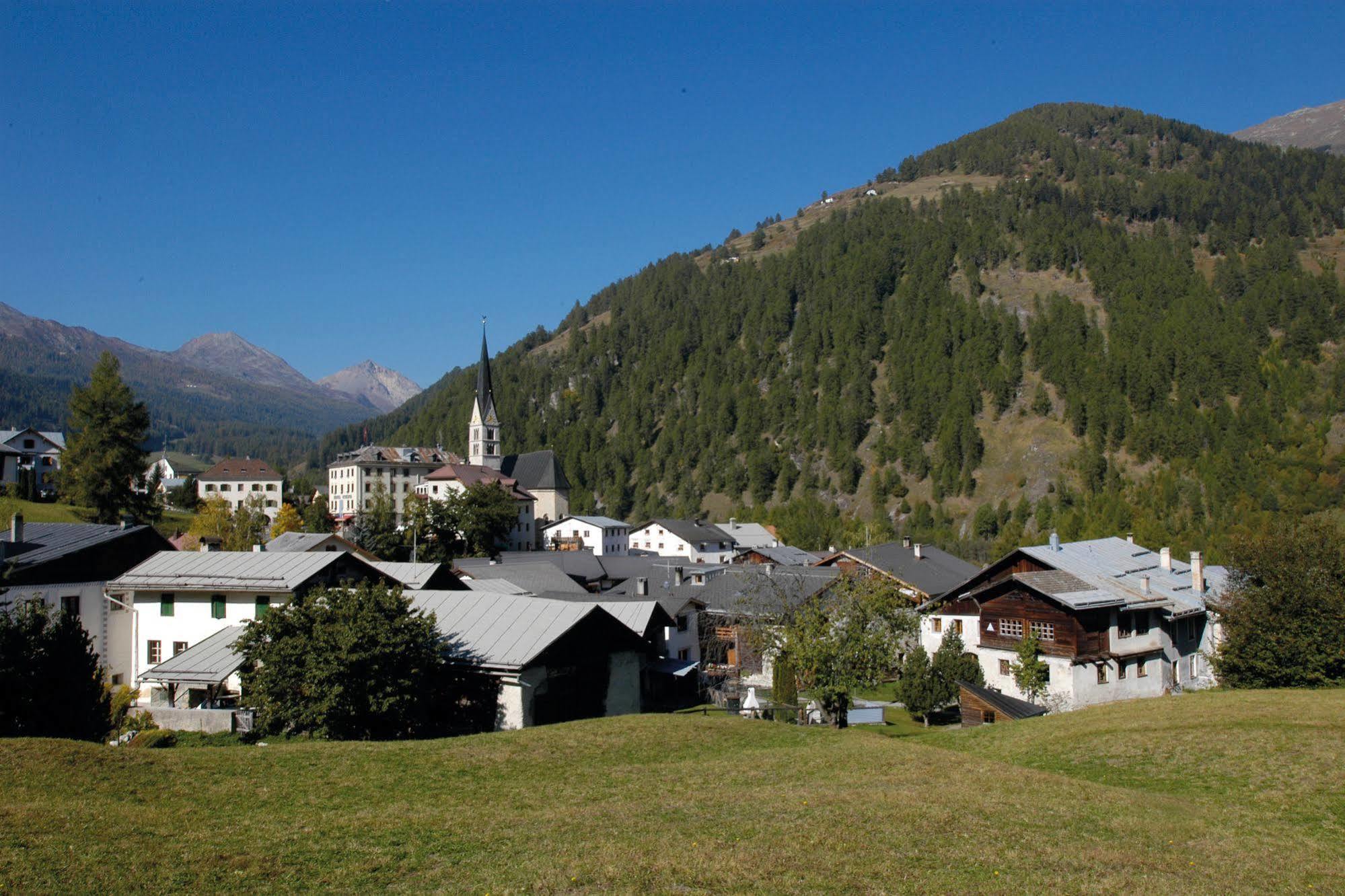 Sta-Maria Youth Hostel Santa Maria Val Muestair Екстериор снимка